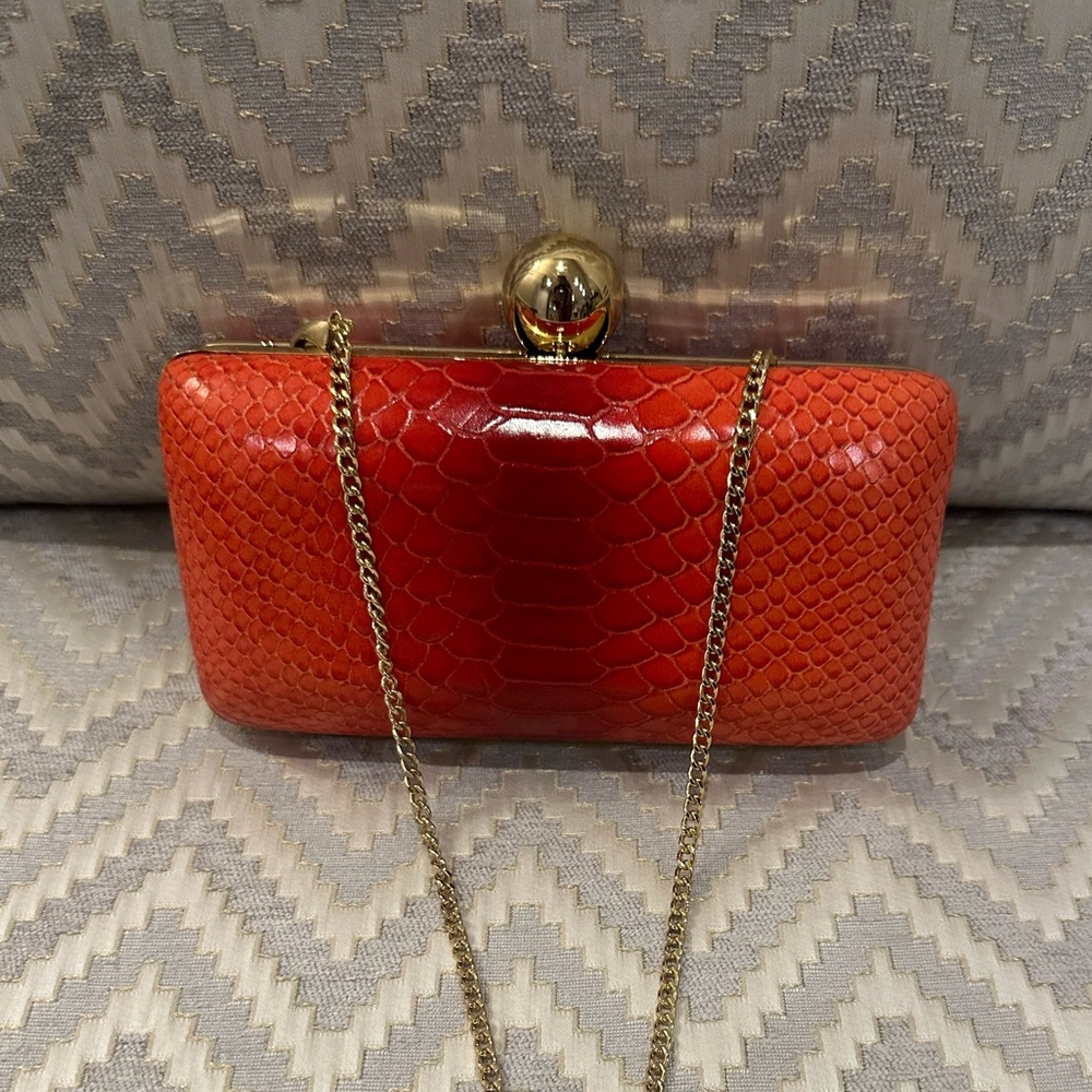 MILLY’s A POP OF RED! This beauty is perfect for a fun night out!